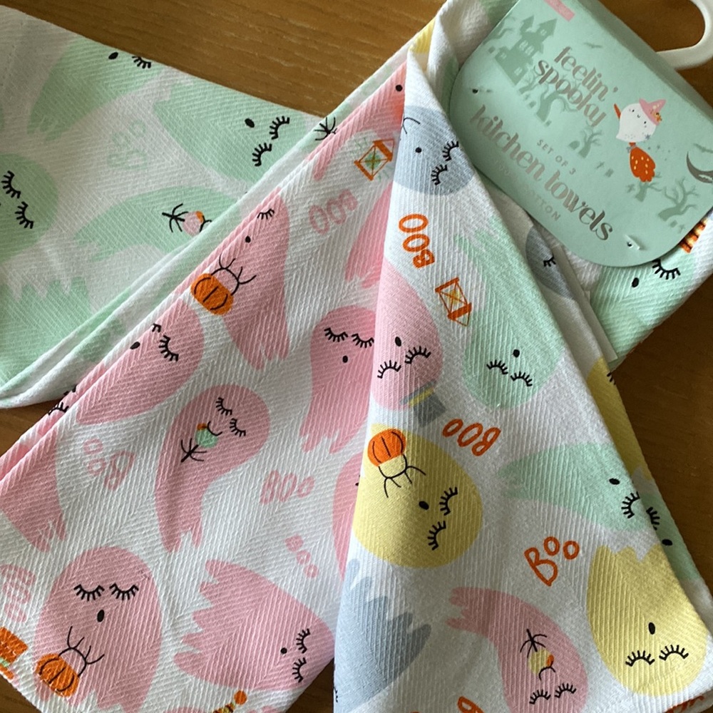 TIK TOK HALLOWEEN SPOOKY CUTE DISH TOWELS, NAPKINS!